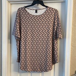 NWT Emery Rose Patterned tan and black Top size 2X